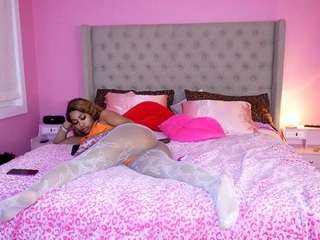 katt-leya Live Webcam on CamSoda