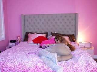 katt-leya Live Webcam on CamSoda