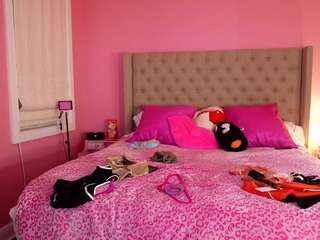 katt-leya Live Webcam on CamSoda