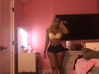 katt-leya Live Webcam on CamSoda