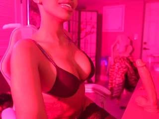 Live webcam model katt-leya on Soda Cams