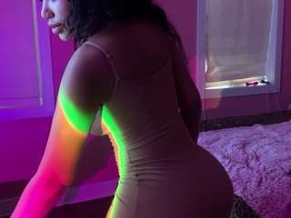 Live webcam model katt-leya on Soda Cams