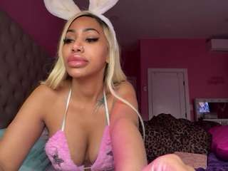 katt-leya Live Webcam on CamSoda