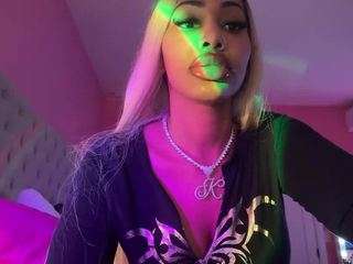 katt-leya Live Webcam on CamSoda