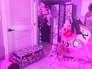 katt-leya Live Webcam on CamSoda