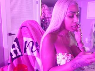 katt-leya Live Webcam on CamSoda