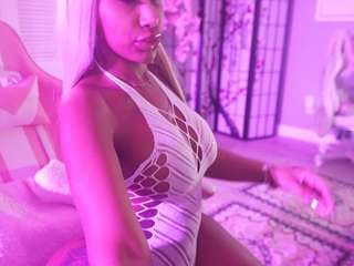 katt-leya Live Webcam on CamSoda