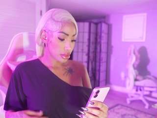 katt-leya Live Webcam on CamSoda