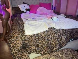 Katt Leya live cam