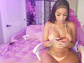 Katt Leya live cam