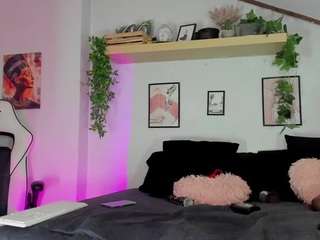 Live webcam model shantal on Soda Cams