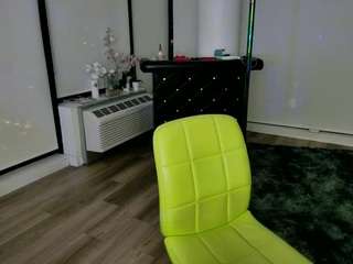 Live webcam model strellakat on Soda Cams