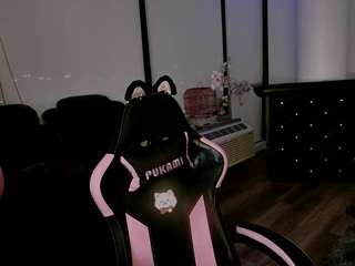 Live webcam model strellakat on Soda Cams