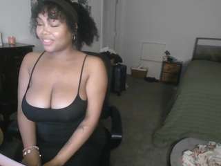 thelifeofmalij's live room