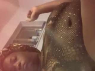 sexyslutchocolate webcam