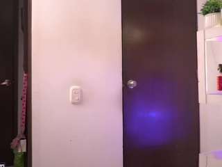 crystalcherr Live Webcam on CamSoda