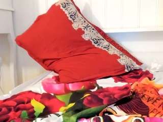 hornynalia Live Webcam on CamSoda