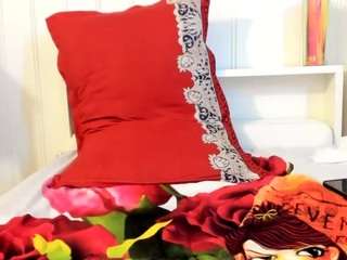 hornynalia Live Webcam on CamSoda