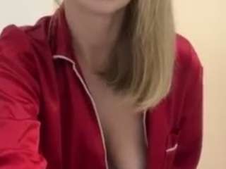 Live webcam model hornynalia on Soda Cams