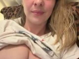 hornynalia Live Webcam on CamSoda