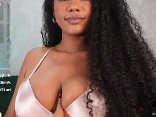 naomixjones Live Webcam on CamSoda