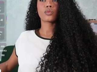 naomixjones live cam profile