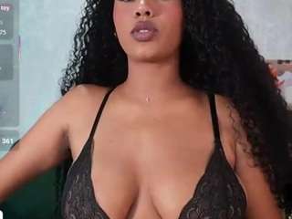 naomixjones's CamSoda show and profile