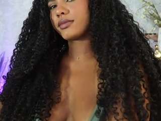 Ce modèle est en direct maintenant. naomixjones