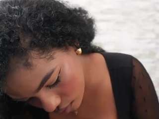 naomixjones live webcam show