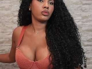 naomixjones Live Webcam on CamSoda