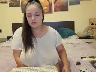 adellineee live webcam show