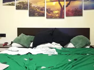 adellineee's Live Sex Cam Show