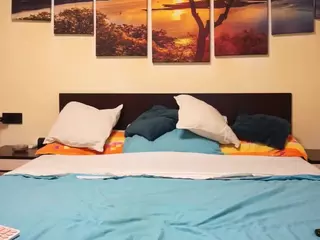 adellineee's Live Sex Cam Show