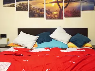adellineee's Live Sex Cam Show