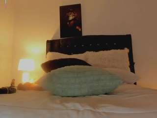 superwowmature Live Webcam on CamSoda