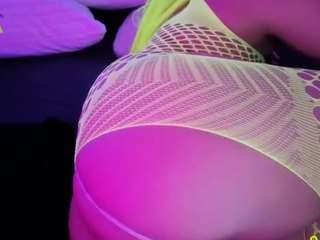 lishadivine Live Webcam on CamSoda