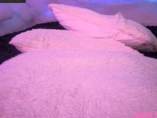 lishadivine live webcam show