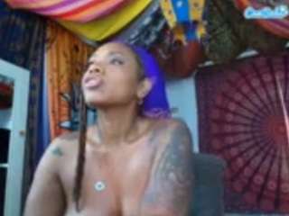 Live webcam model elizagrey on Soda Cams