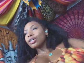 Live webcam model elizagrey on Soda Cams