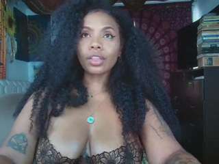 Live webcam model elizagrey on Soda Cams