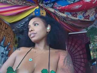 Live webcam model elizagrey on Soda Cams