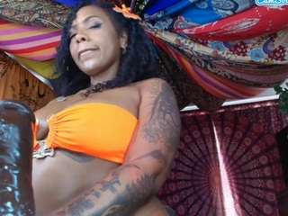 Live webcam model elizagrey on Soda Cams