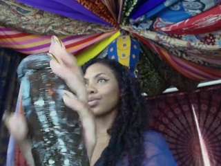 Live webcam model elizagrey on Soda Cams