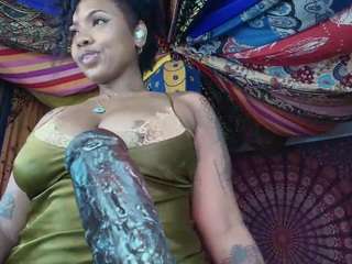 Live webcam model elizagrey on Soda Cams