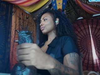 Live webcam model elizagrey on Soda Cams