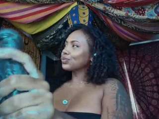 Este modelo está ao vivo agora. elizagrey