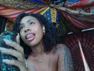Acest model este live acum. elizagrey