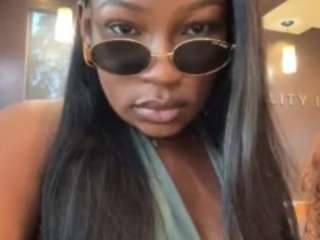 kaylamella webcam model