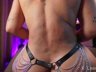 laauura webcam model