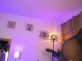 Laauura's Live Sex Cam Show